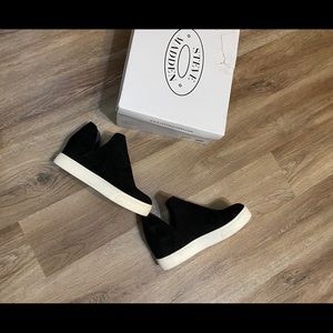 Steve Madden “Wrath” Black Suede Hidden Heel~sz 8